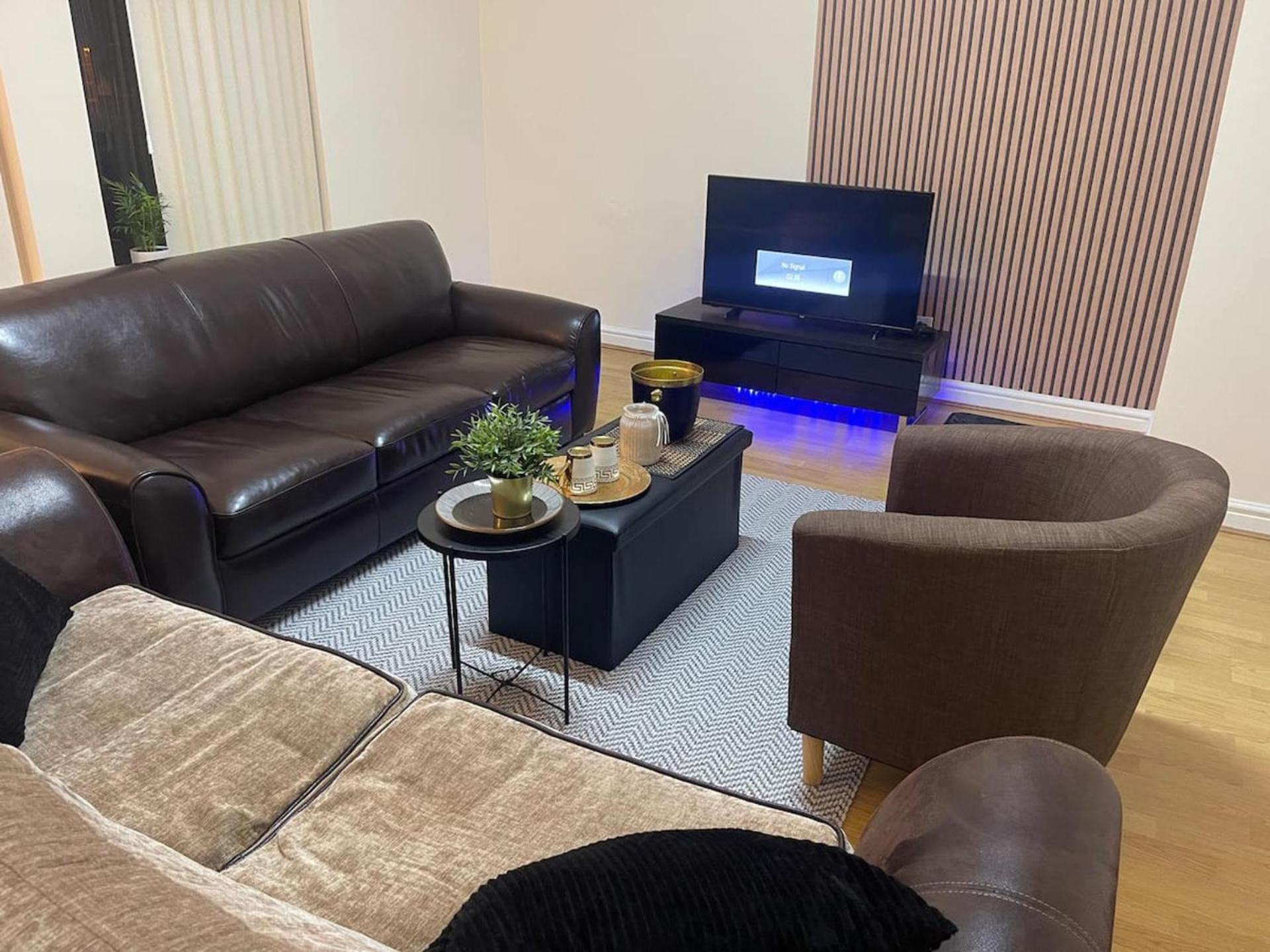 2-Bed Apartment - Sleeps 4 - Street Parking - Wifi Манчестер Экстерьер фото