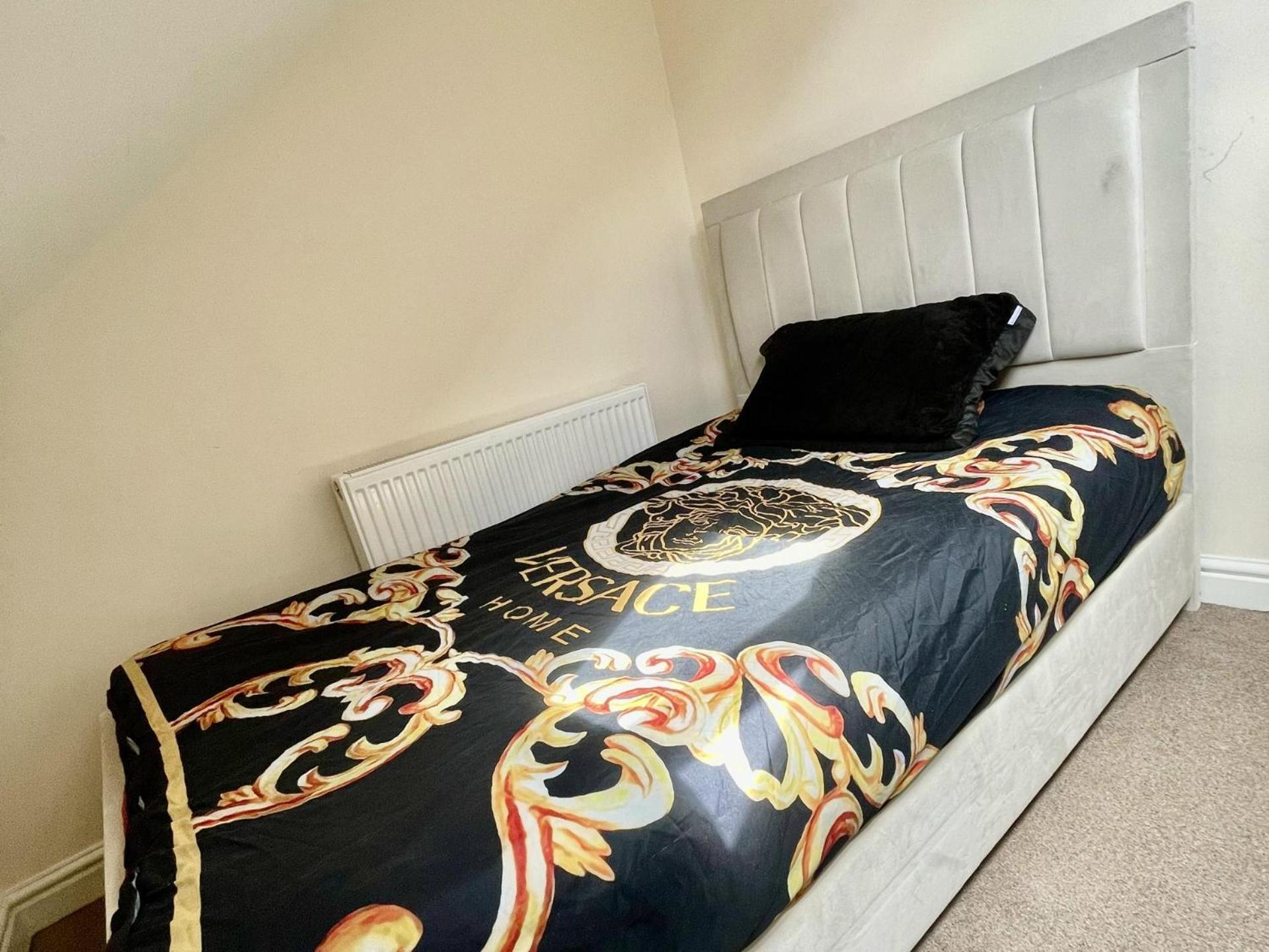 2-Bed Apartment - Sleeps 4 - Street Parking - Wifi Манчестер Экстерьер фото