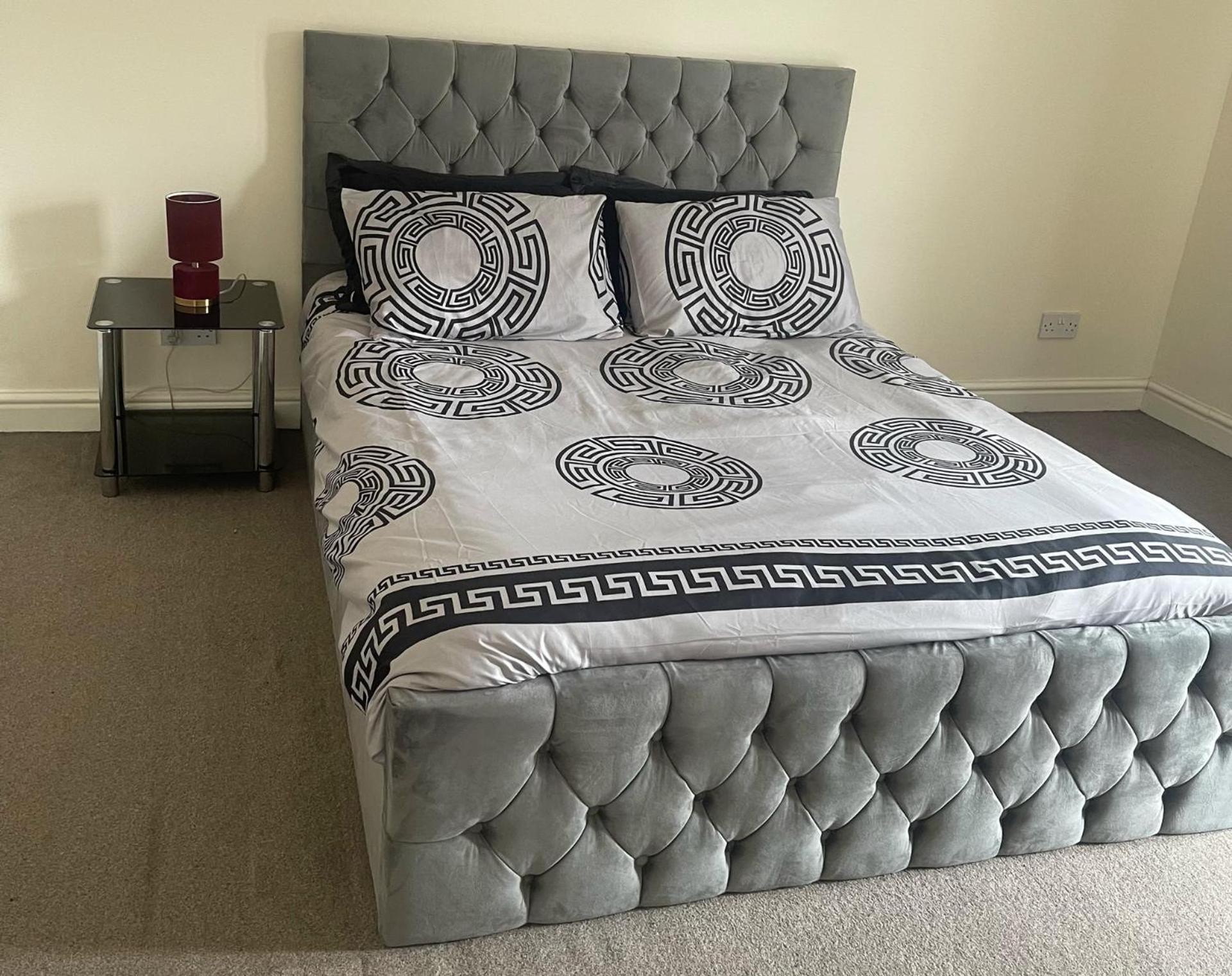 2-Bed Apartment - Sleeps 4 - Street Parking - Wifi Манчестер Экстерьер фото